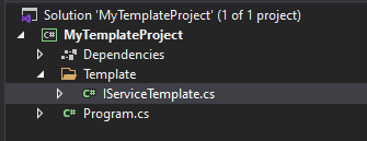 Editor do Visual Studio mostrando a interface IServiceTemplate vazia